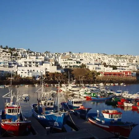 In Puerto Del Carmen Sleeps 6 With Pool Vila *